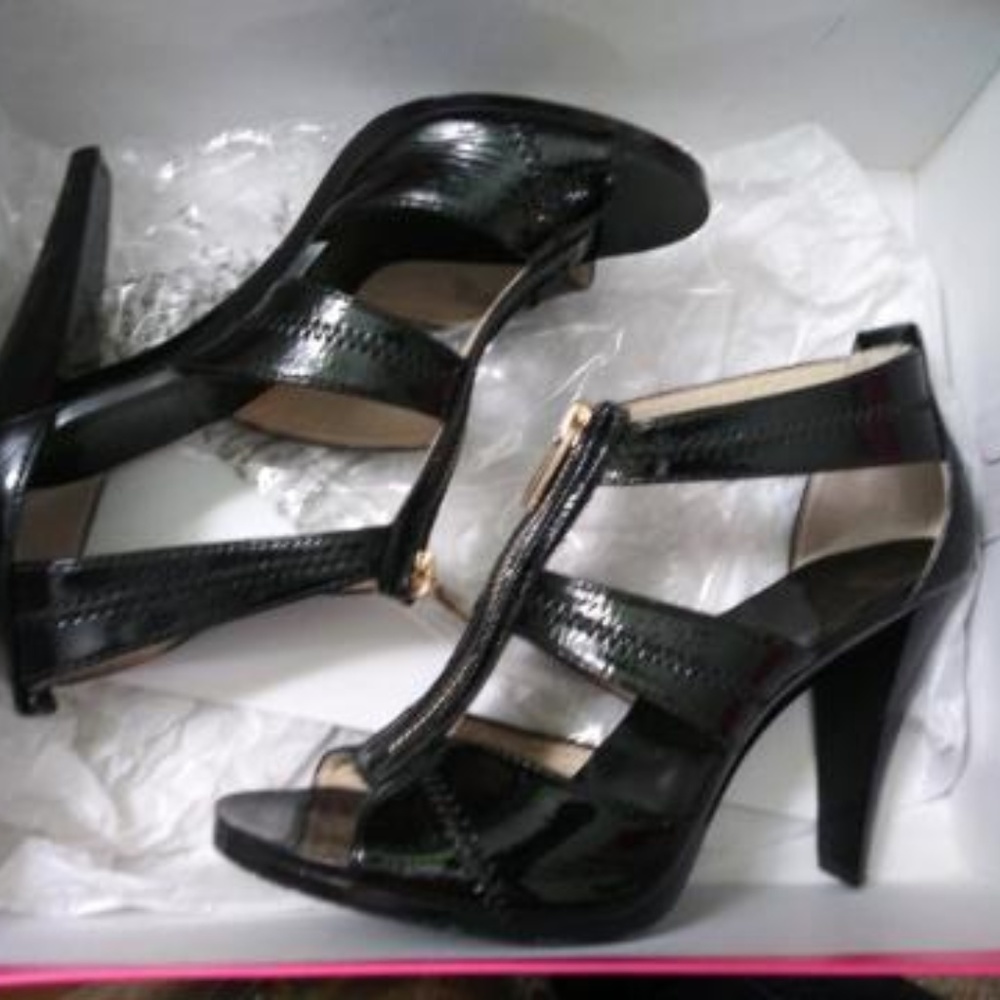 Michael Kors Ladies Patent Leather Shoe